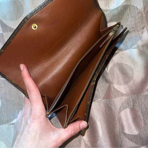 LOUIS VUITTON MONOGRAM LONG WALLET VINTAGE - Picture 8 of 10